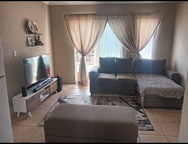 2 BEDROOM SECTIONAL TITLE FOR SALE IN KLIPPOORTJE